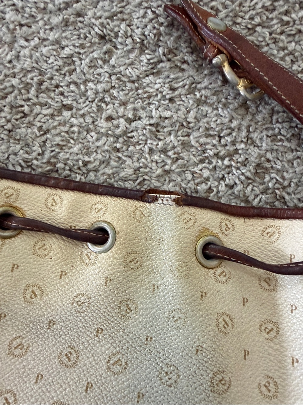 Vintage Pollini Cream and Brown Crossbody Drawstring Tote - Picture 4 of 10